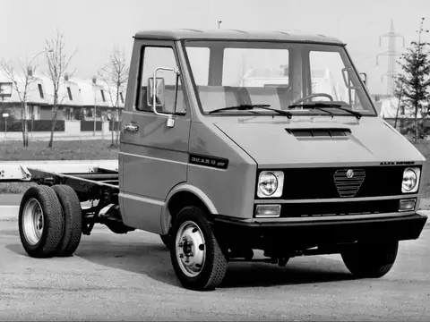 AR8 (1978–1989)