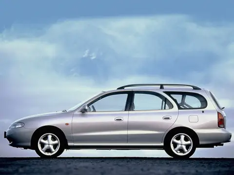 Hyundai Lantra J2 (1995–1998)
