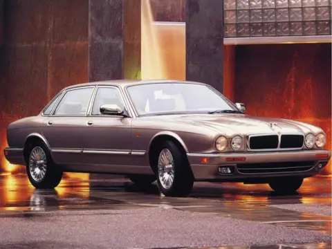 Jaguar Sovereign X300 (1994–1997)