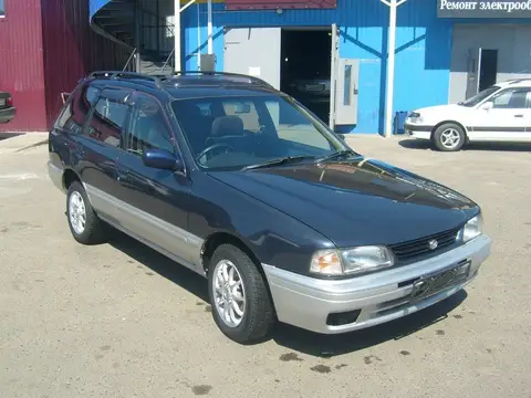 Familia Y10 (1990–1999)
