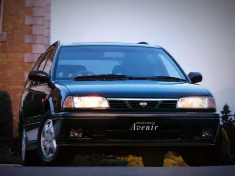 Avenir W10 (1990–1998)