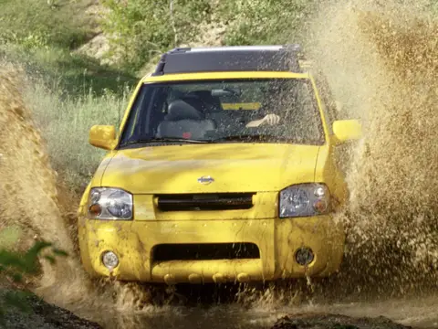 Frontier D22 (2001–2005)