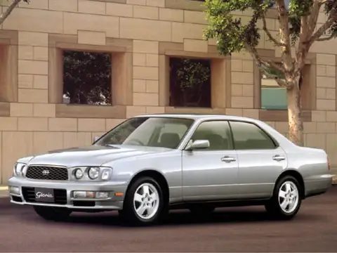 Nissan Gloria Y33 (1995–1999)
