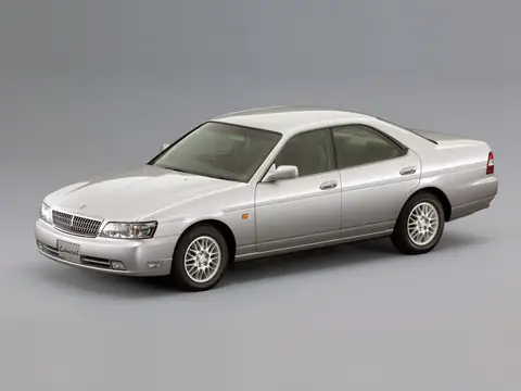 Laurel C35 (1997–2002)