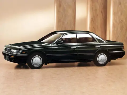 Laurel C33 (1989–1993)