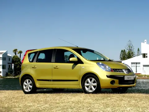 Nissan Note E11 (2005–2009)