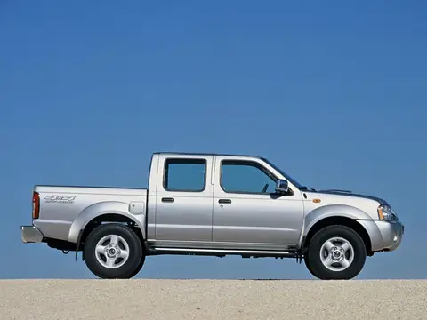 Pickup D22 (2001–2005)