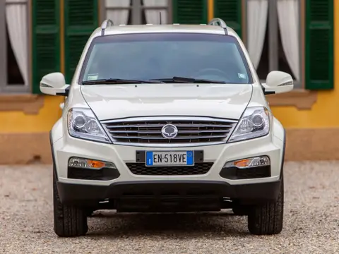 Rexton Y250 (2012–2018)