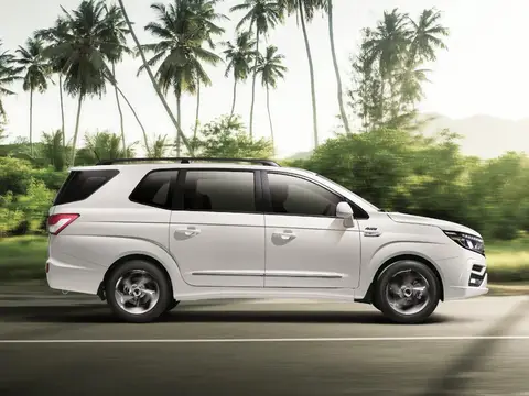 SsangYong Rodius II (2013–2019)