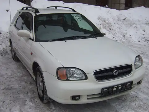 Suzuki Cultus Crescent (1999–2001)