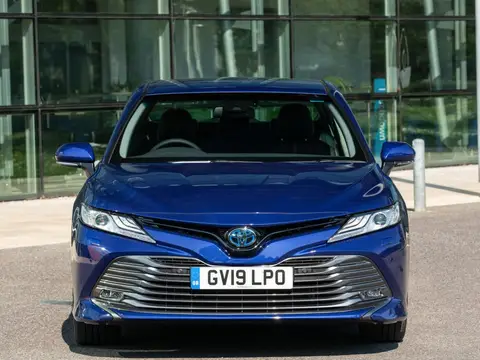Toyota Camry XV70 (2017–н.в.)