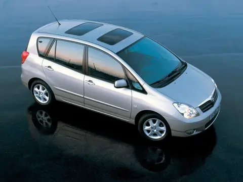 Corolla Verso I (2001–2006)