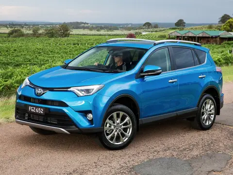 Toyota RAV4 IV (2015–2018)