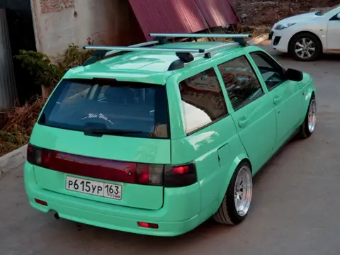 Lada 2111 (1997–2009)