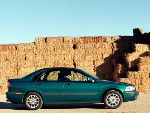Volvo S40 I (2000–2004)